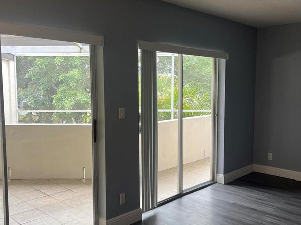 1 Greenway Village 205 N 205, Royal Palm Beach FL 33411