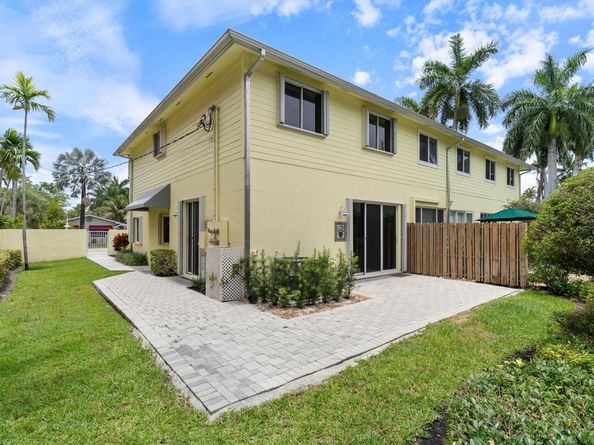 604 SW 8th Ave, Fort Lauderdale FL 33315