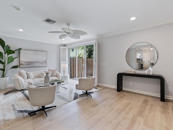 604 SW 8th Ave, Fort Lauderdale FL 33315