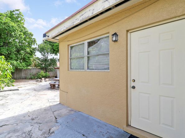 162 W 24th Street, Riviera Beach FL 33404