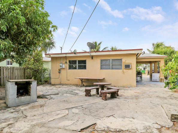 162 W 24th Street, Riviera Beach FL 33404
