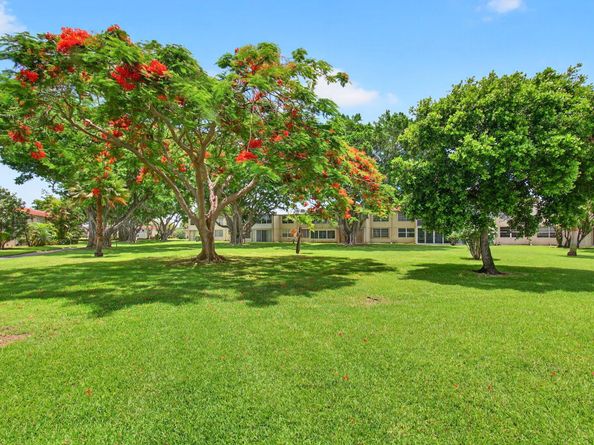 16 Willowbrook Lane 102, Delray Beach FL 33446