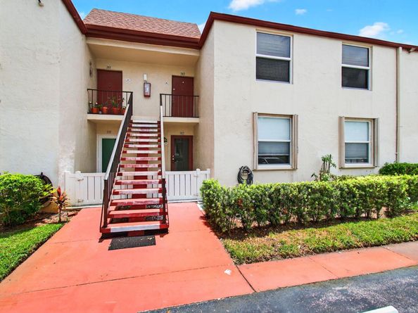 16 Willowbrook Lane 102, Delray Beach FL 33446