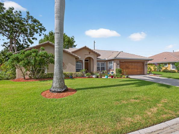 4788 Cypress Drive S, Boynton Beach FL 33436