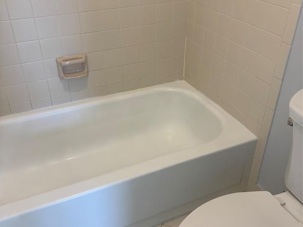 201 W Lake Pointe Dr 107, Oakland Park FL 33309