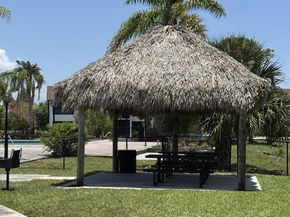 201 W Lake Pointe Dr 107, Oakland Park FL 33309