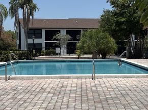 201 W Lake Pointe Dr 107, Oakland Park FL 33309