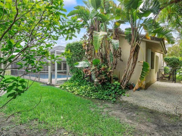 9751 NW 51st St, Coral Springs FL 33076