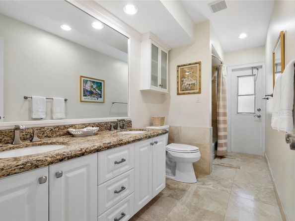 9751 NW 51st St, Coral Springs FL 33076