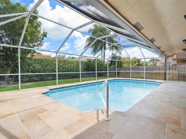 9751 NW 51st St, Coral Springs FL 33076