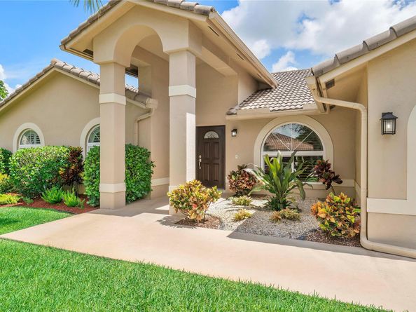 9751 NW 51st St, Coral Springs FL 33076
