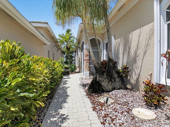 7681 Rockford Road, Boynton Beach FL 33472