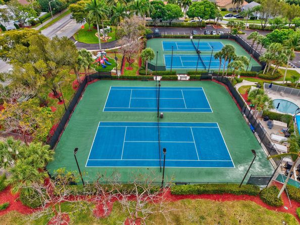 5146 Prairie Dunes Village Circle, Lake Worth FL 33463