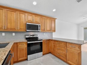 5146 Prairie Dunes Village Circle, Lake Worth FL 33463