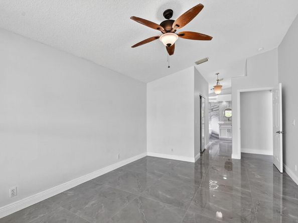 5146 Prairie Dunes Village Circle, Lake Worth FL 33463