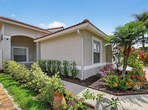 5146 Prairie Dunes Village Circle, Lake Worth FL 33463