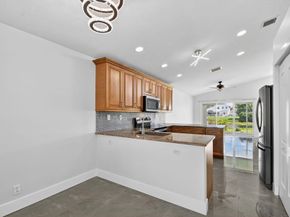 5146 Prairie Dunes Village Circle, Lake Worth FL 33463