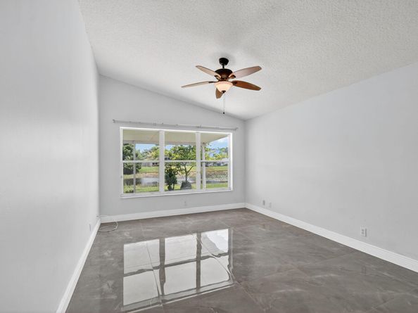 5146 Prairie Dunes Village Circle, Lake Worth FL 33463