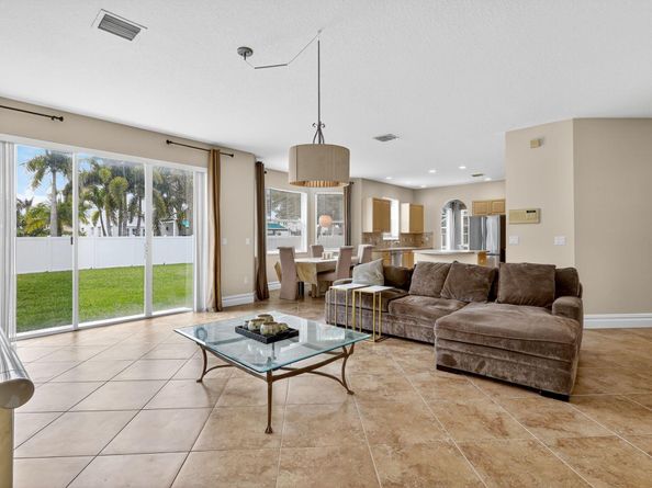 2173 Bellcrest Circle, Royal Palm Beach FL 33411