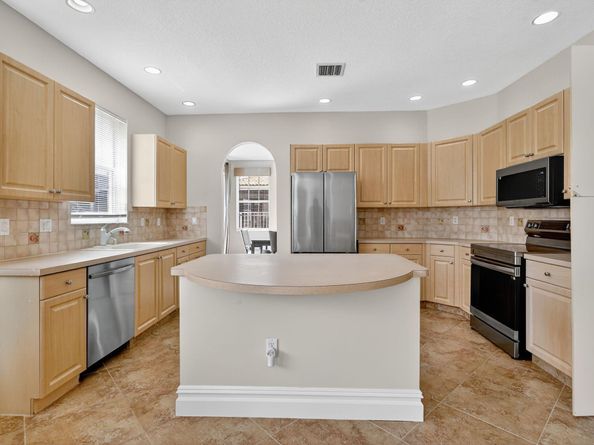 2173 Bellcrest Circle, Royal Palm Beach FL 33411