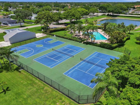 8353 Huntsman Pl, Boca Raton FL 33433