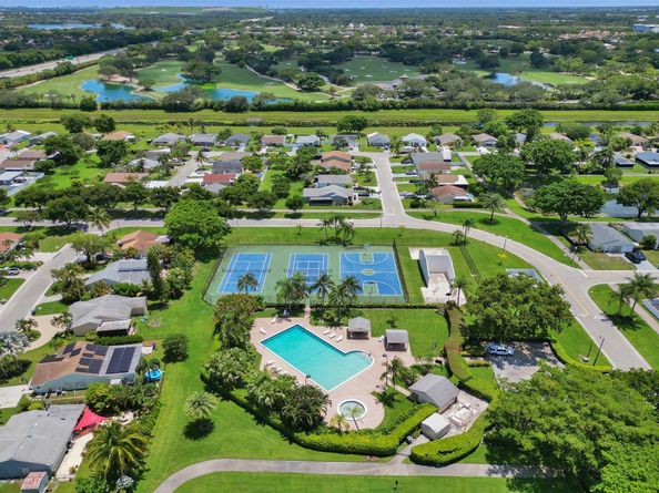 8353 Huntsman Pl, Boca Raton FL 33433