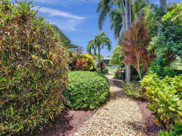 8353 Huntsman Pl, Boca Raton FL 33433