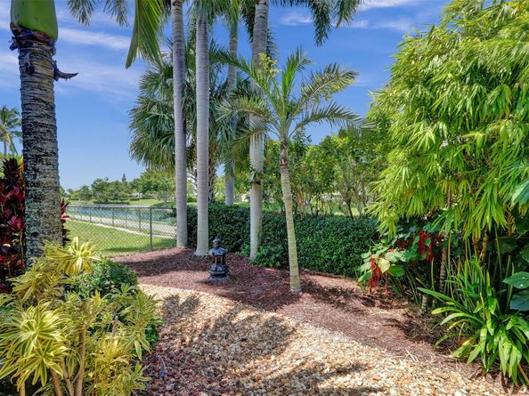 8353 Huntsman Pl, Boca Raton FL 33433