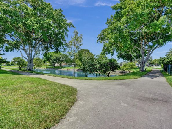 8353 Huntsman Pl, Boca Raton FL 33433