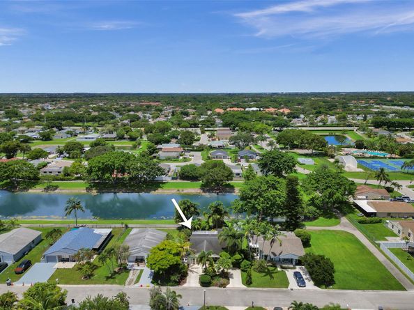 8353 Huntsman Pl, Boca Raton FL 33433