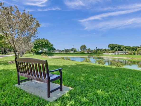 8353 Huntsman Pl, Boca Raton FL 33433