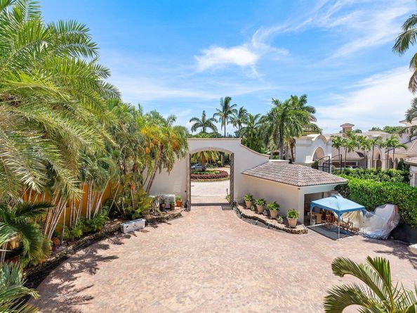 319 Mizner Lake Estates Drive, Boca Raton FL 33432