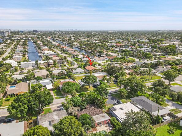 240 SE 15th Ave, Pompano Beach FL 33060