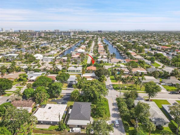 240 SE 15th Ave, Pompano Beach FL 33060