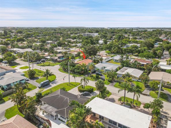 240 SE 15th Ave, Pompano Beach FL 33060