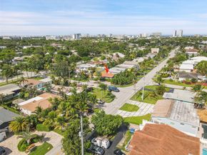 240 SE 15th Ave, Pompano Beach FL 33060