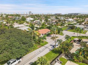 240 SE 15th Ave, Pompano Beach FL 33060
