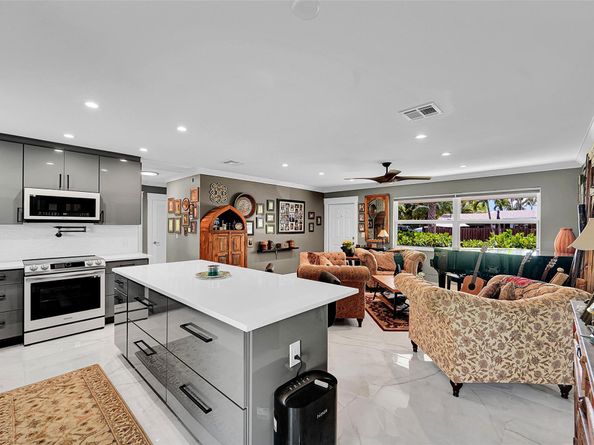 240 SE 15th Ave, Pompano Beach FL 33060