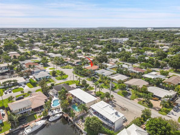 240 SE 15th Ave, Pompano Beach FL 33060