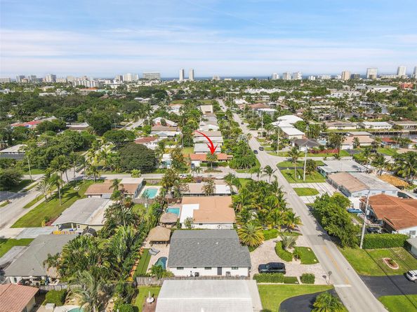 240 SE 15th Ave, Pompano Beach FL 33060
