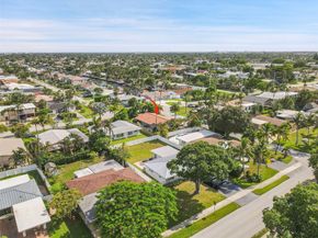 240 SE 15th Ave, Pompano Beach FL 33060
