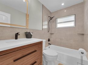 240 SE 15th Ave, Pompano Beach FL 33060