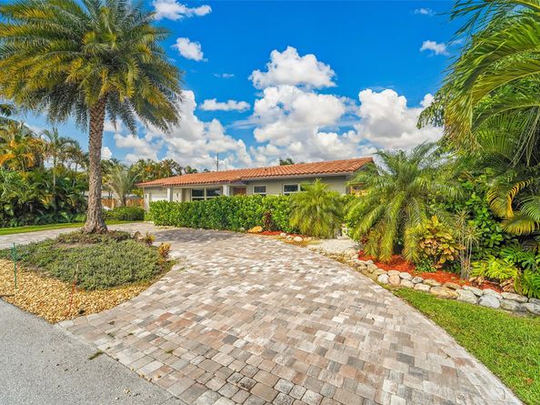 240 SE 15th Ave, Pompano Beach FL 33060