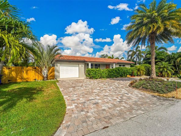 240 SE 15th Ave, Pompano Beach FL 33060