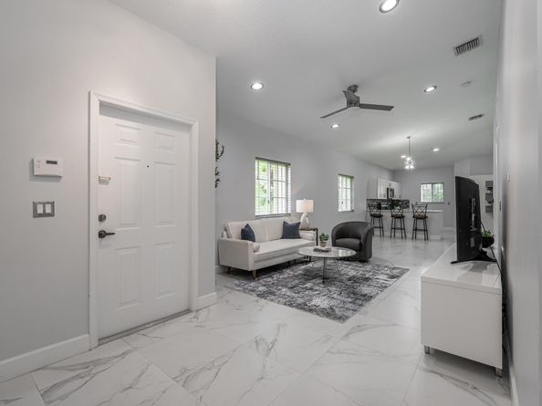 2285 Windjammer Way, West Palm Beach FL 33411