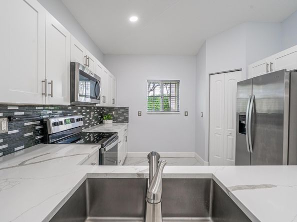 2285 Windjammer Way, West Palm Beach FL 33411