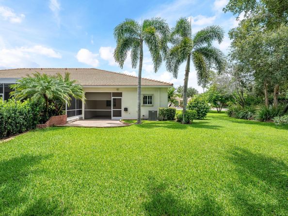 2285 Windjammer Way, West Palm Beach FL 33411