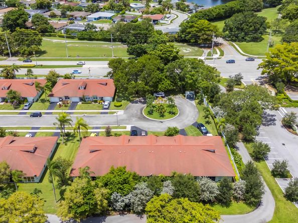 6796 N Pine Island Rd 6796, Tamarac FL 33321