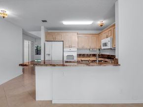 6796 N Pine Island Rd 6796, Tamarac FL 33321