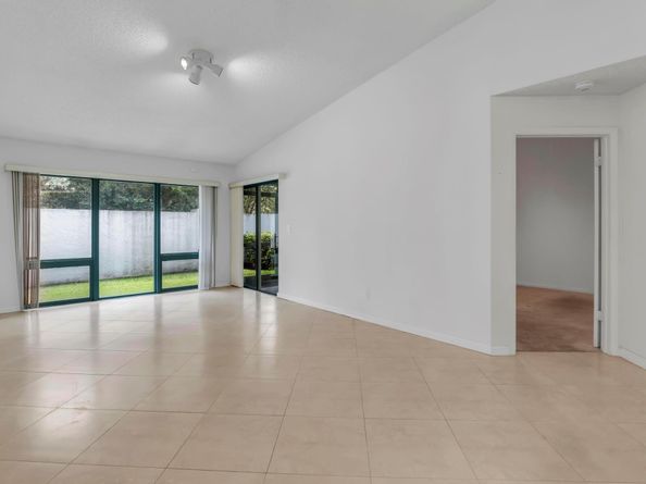 6796 N Pine Island Rd 6796, Tamarac FL 33321